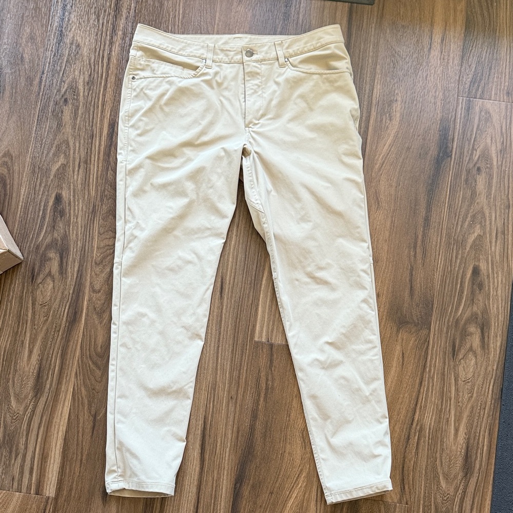 Lululemon Men's Khaki Pants